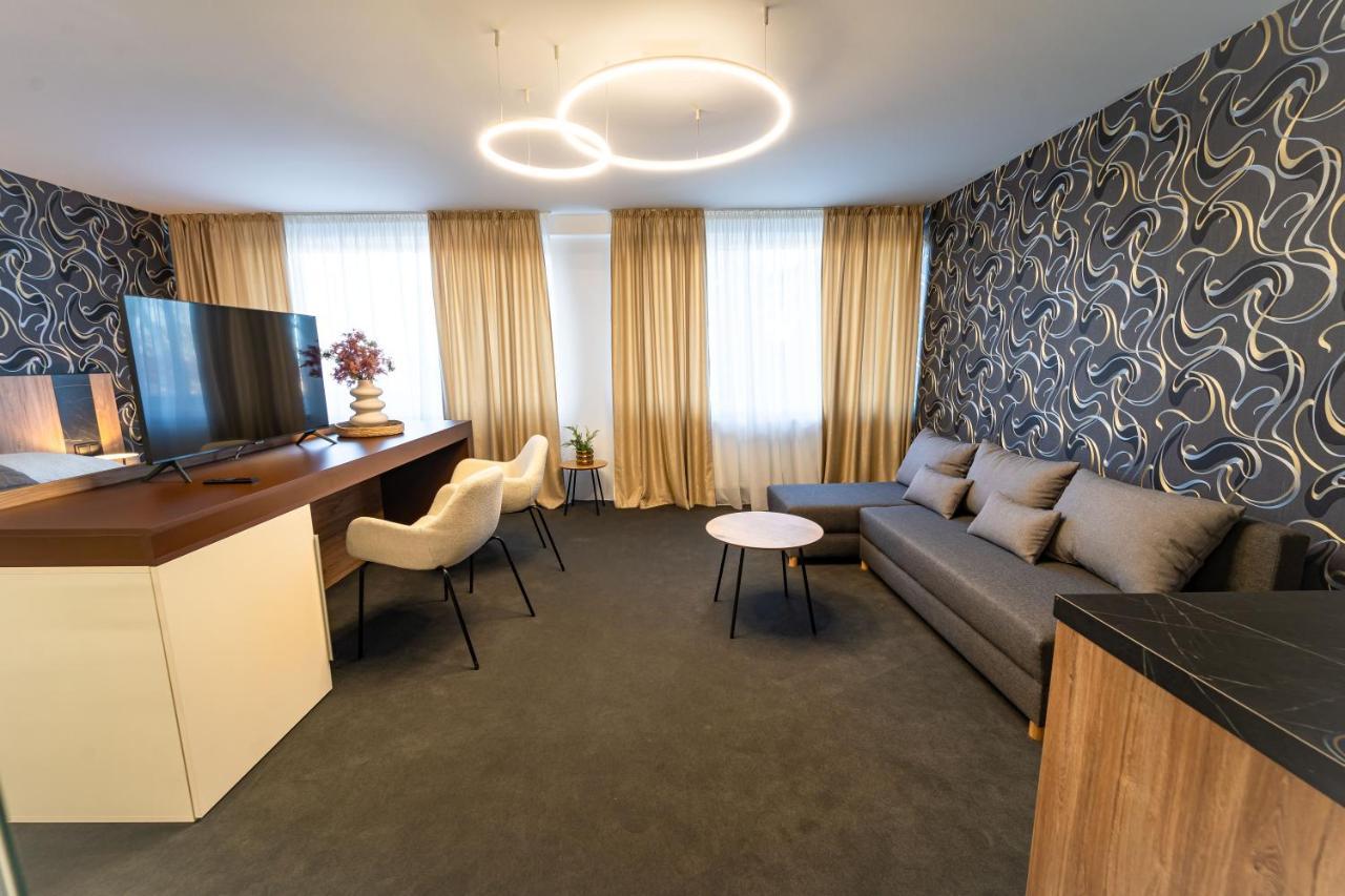 Hotel Zemplin Trebisov Ngoại thất bức ảnh